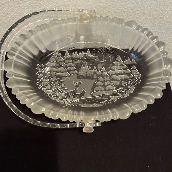 Mikasa oval winter scene crystal basket. 9.5” with handle. - Picture 4 of 9